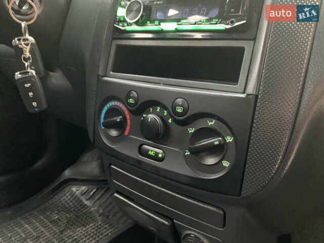 Червоний Шевроле Авео, об'ємом двигуна 1.5 л та пробігом 108 тис. км за 2950 $, фото 60 на Automoto.ua