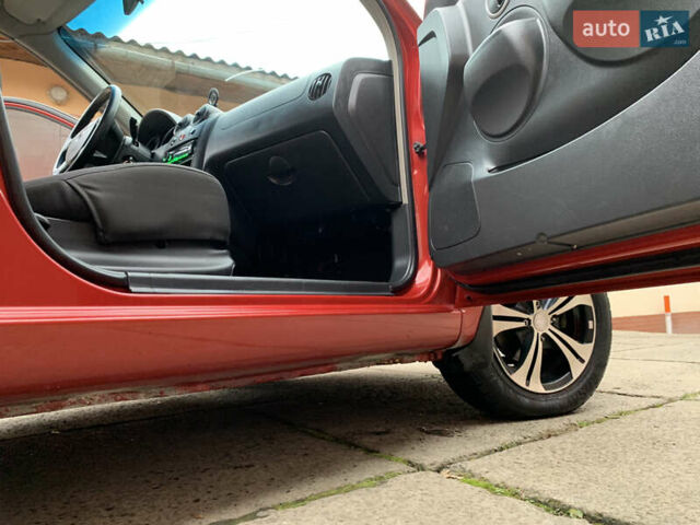 Червоний Шевроле Авео, об'ємом двигуна 1.5 л та пробігом 108 тис. км за 2950 $, фото 47 на Automoto.ua