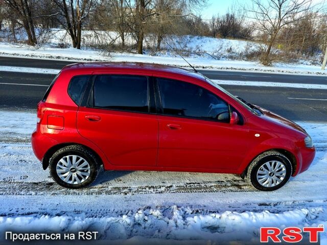 Красный Шевроле Авео, объемом двигателя 1.5 л и пробегом 148 тыс. км за 3750 $, фото 2 на Automoto.ua