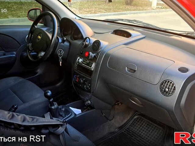 Червоний Шевроле Авео, об'ємом двигуна 1.5 л та пробігом 235 тис. км за 2800 $, фото 1 на Automoto.ua