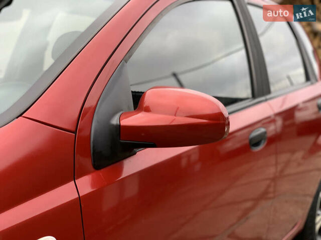 Червоний Шевроле Авео, об'ємом двигуна 1.5 л та пробігом 108 тис. км за 2950 $, фото 11 на Automoto.ua
