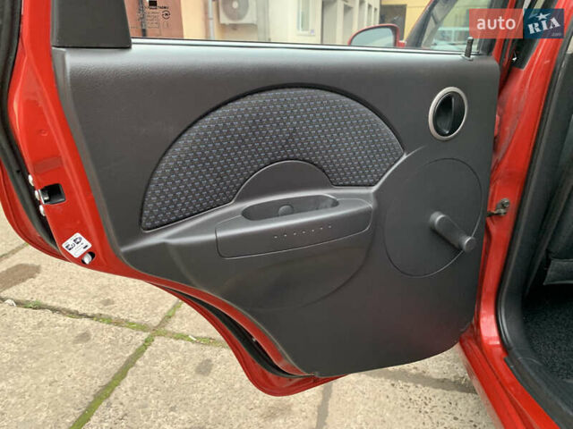 Червоний Шевроле Авео, об'ємом двигуна 1.5 л та пробігом 108 тис. км за 2950 $, фото 68 на Automoto.ua