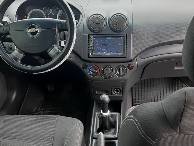 Красный Шевроле Авео, объемом двигателя 1.2 л и пробегом 240 тыс. км за 3800 $, фото 6 на Automoto.ua