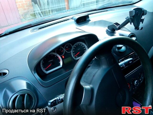 Червоний Шевроле Авео, об'ємом двигуна 1.5 л та пробігом 103 тис. км за 3500 $, фото 4 на Automoto.ua