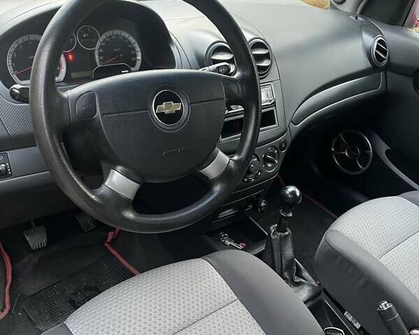 Червоний Шевроле Авео, об'ємом двигуна 1.5 л та пробігом 207 тис. км за 4100 $, фото 8 на Automoto.ua