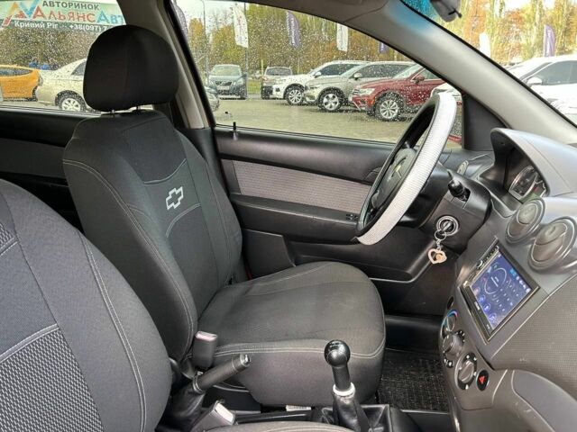 Красный Шевроле Авео, объемом двигателя 1.2 л и пробегом 240 тыс. км за 3999 $, фото 15 на Automoto.ua