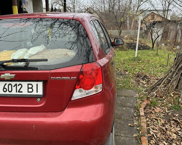Красный Шевроле Авео, объемом двигателя 1.5 л и пробегом 121 тыс. км за 3200 $, фото 4 на Automoto.ua