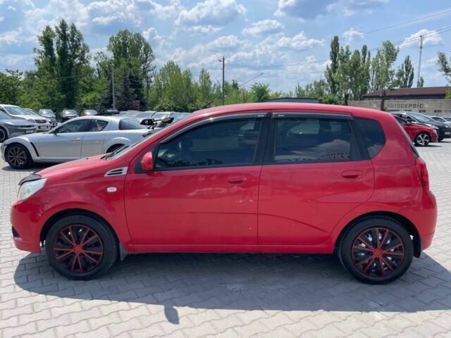 Красный Шевроле Авео, объемом двигателя 1.2 л и пробегом 220 тыс. км за 4000 $, фото 3 на Automoto.ua