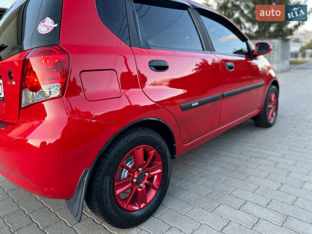 Красный Шевроле Авео, объемом двигателя 1.5 л и пробегом 191 тыс. км за 3500 $, фото 16 на Automoto.ua