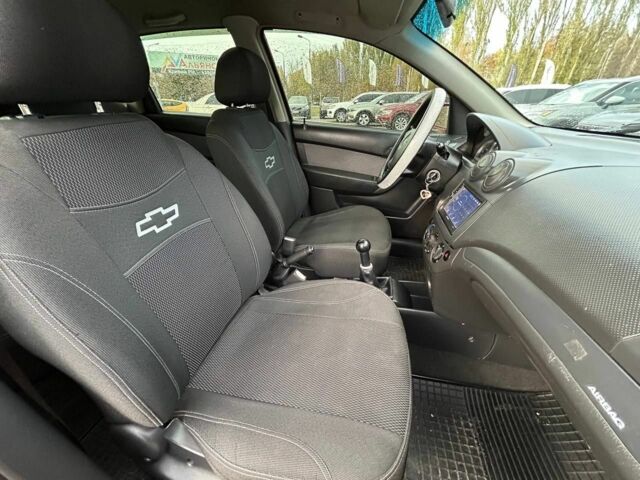 Красный Шевроле Авео, объемом двигателя 1.2 л и пробегом 240 тыс. км за 3999 $, фото 14 на Automoto.ua