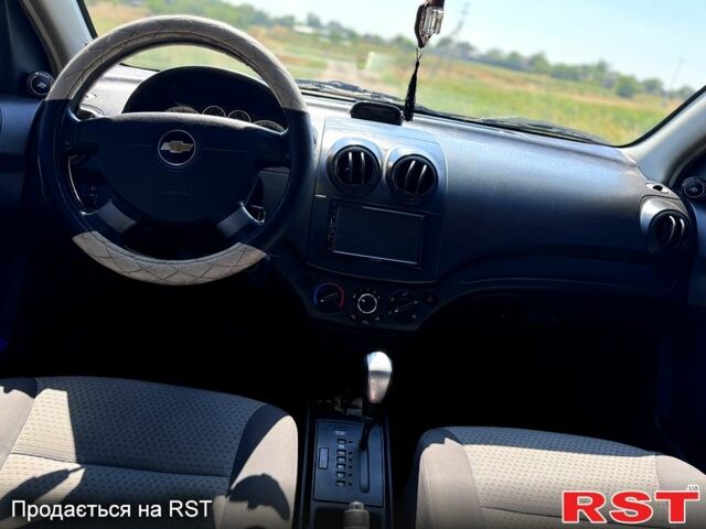 Красный Шевроле Авео, объемом двигателя 1.5 л и пробегом 127 тыс. км за 5800 $, фото 8 на Automoto.ua