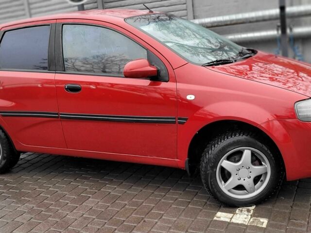 Красный Шевроле Авео, объемом двигателя 1.5 л и пробегом 220 тыс. км за 3650 $, фото 16 на Automoto.ua