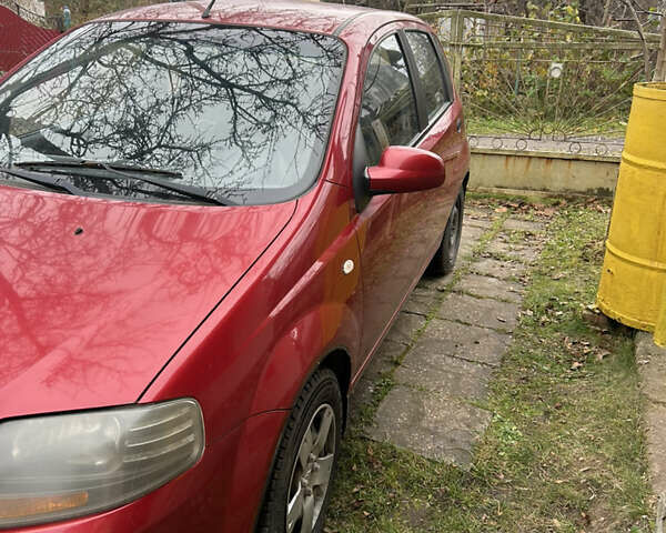 Красный Шевроле Авео, объемом двигателя 1.5 л и пробегом 121 тыс. км за 3200 $, фото 1 на Automoto.ua