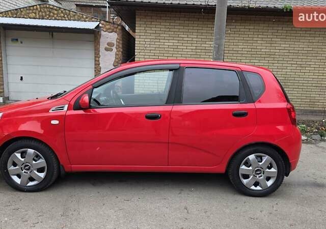 Красный Шевроле Авео, объемом двигателя 1.5 л и пробегом 177 тыс. км за 5500 $, фото 7 на Automoto.ua