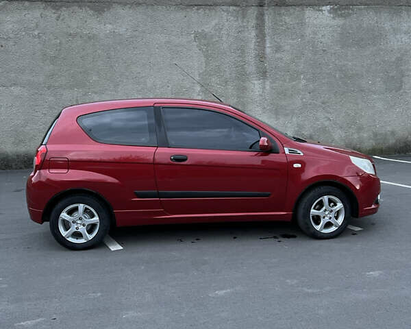 Красный Шевроле Авео, объемом двигателя 1.5 л и пробегом 143 тыс. км за 3800 $, фото 6 на Automoto.ua