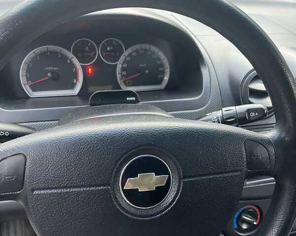 Червоний Шевроле Авео, об'ємом двигуна 1.5 л та пробігом 207 тис. км за 4100 $, фото 9 на Automoto.ua