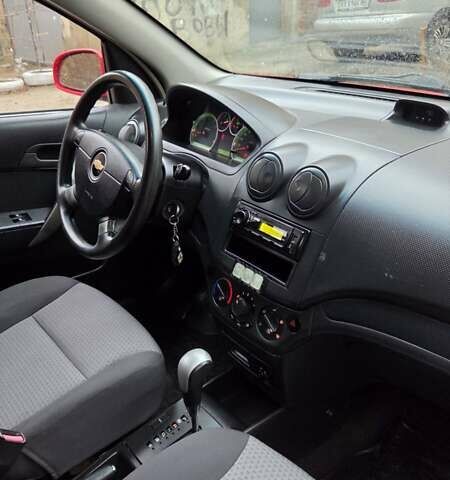 Красный Шевроле Авео, объемом двигателя 1.5 л и пробегом 177 тыс. км за 5500 $, фото 45 на Automoto.ua