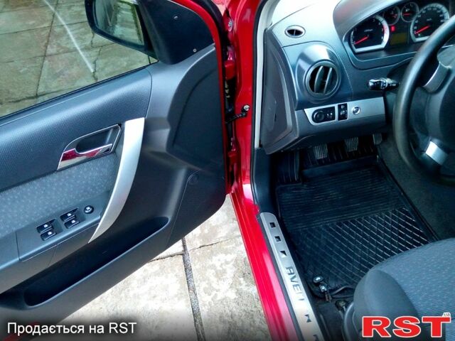 Червоний Шевроле Авео, об'ємом двигуна 1.5 л та пробігом 103 тис. км за 3500 $, фото 3 на Automoto.ua