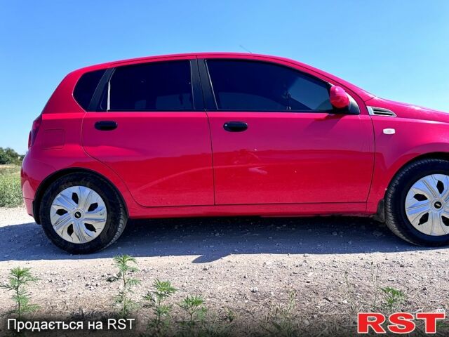 Красный Шевроле Авео, объемом двигателя 1.5 л и пробегом 127 тыс. км за 5800 $, фото 6 на Automoto.ua