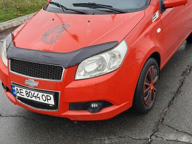 Красный Шевроле Авео, объемом двигателя 1.2 л и пробегом 240 тыс. км за 3800 $, фото 1 на Automoto.ua