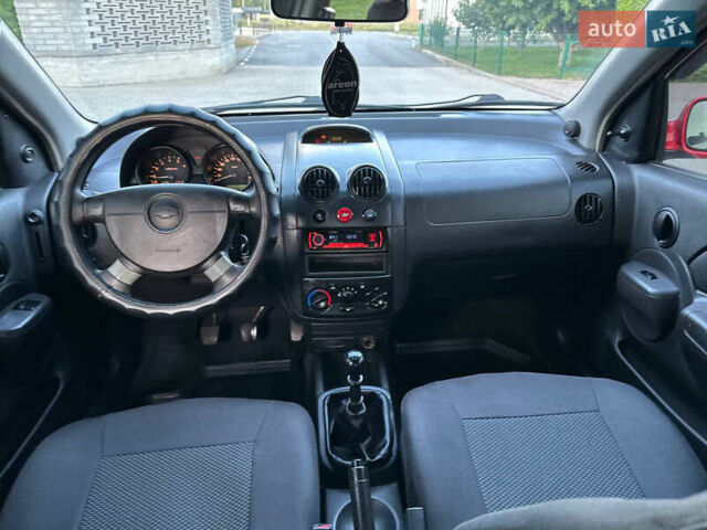 Красный Шевроле Авео, объемом двигателя 1.5 л и пробегом 191 тыс. км за 3500 $, фото 39 на Automoto.ua