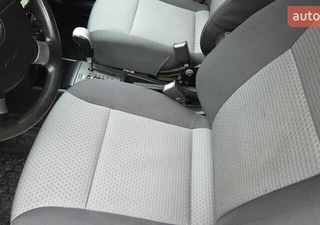 Красный Шевроле Авео, объемом двигателя 1.5 л и пробегом 177 тыс. км за 5500 $, фото 40 на Automoto.ua