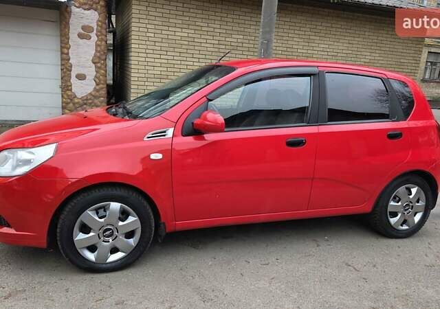 Красный Шевроле Авео, объемом двигателя 1.5 л и пробегом 177 тыс. км за 5500 $, фото 8 на Automoto.ua