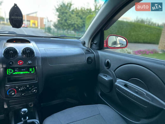 Красный Шевроле Авео, объемом двигателя 1.5 л и пробегом 191 тыс. км за 3500 $, фото 41 на Automoto.ua