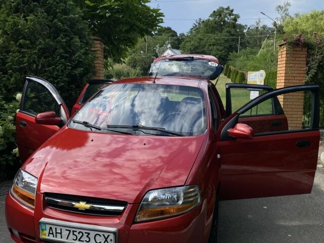 Красный Шевроле Авео, объемом двигателя 1.5 л и пробегом 154 тыс. км за 3000 $, фото 1 на Automoto.ua
