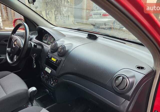 Красный Шевроле Авео, объемом двигателя 1.5 л и пробегом 177 тыс. км за 5500 $, фото 46 на Automoto.ua