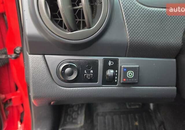 Красный Шевроле Авео, объемом двигателя 1.5 л и пробегом 177 тыс. км за 5500 $, фото 53 на Automoto.ua