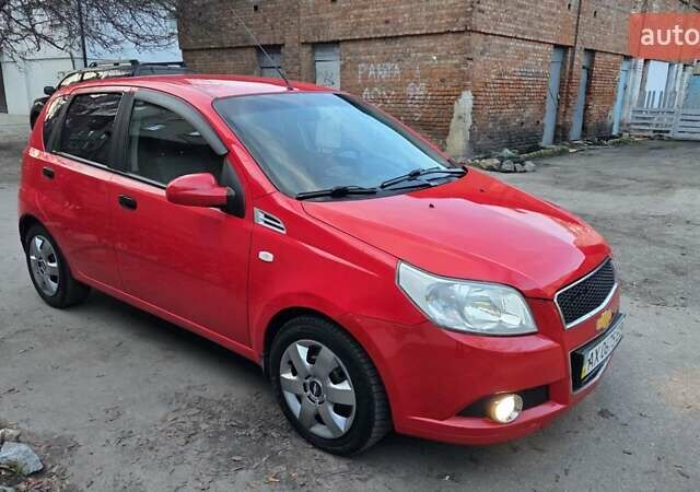 Красный Шевроле Авео, объемом двигателя 1.5 л и пробегом 177 тыс. км за 5500 $, фото 2 на Automoto.ua