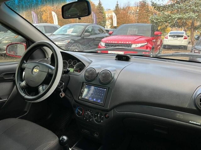 Красный Шевроле Авео, объемом двигателя 1.2 л и пробегом 240 тыс. км за 3999 $, фото 12 на Automoto.ua
