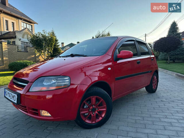 Красный Шевроле Авео, объемом двигателя 1.5 л и пробегом 191 тыс. км за 3500 $, фото 12 на Automoto.ua