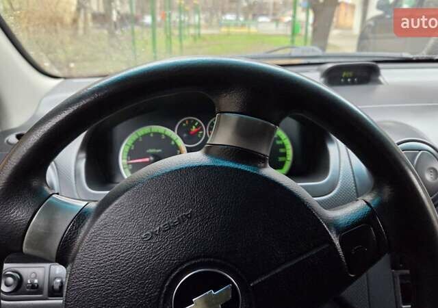 Красный Шевроле Авео, объемом двигателя 1.5 л и пробегом 177 тыс. км за 5500 $, фото 36 на Automoto.ua