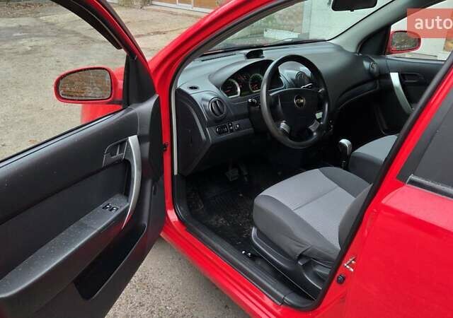 Красный Шевроле Авео, объемом двигателя 1.5 л и пробегом 177 тыс. км за 5500 $, фото 41 на Automoto.ua