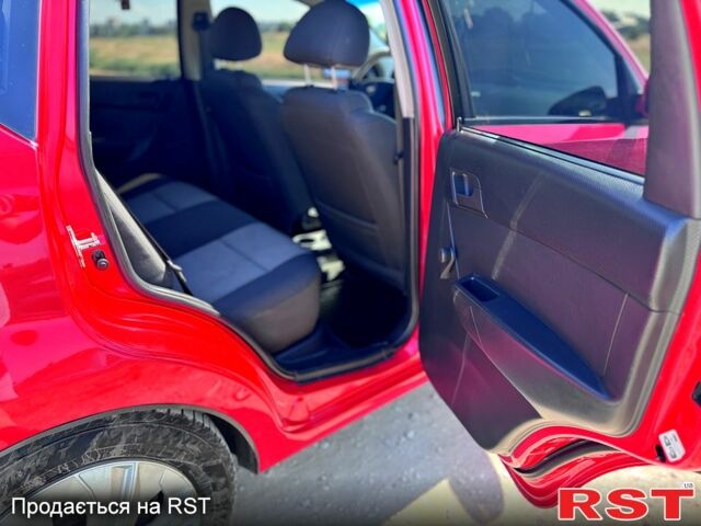 Красный Шевроле Авео, объемом двигателя 1.5 л и пробегом 127 тыс. км за 5800 $, фото 10 на Automoto.ua