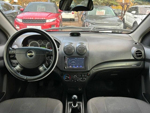 Красный Шевроле Авео, объемом двигателя 1.2 л и пробегом 240 тыс. км за 3999 $, фото 17 на Automoto.ua