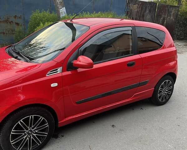 Червоний Шевроле Авео, об'ємом двигуна 1.5 л та пробігом 207 тис. км за 4100 $, фото 5 на Automoto.ua
