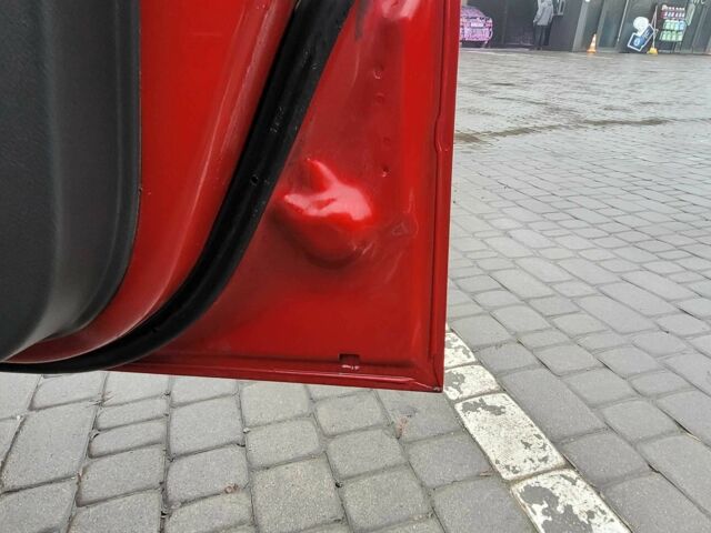 Красный Шевроле Авео, объемом двигателя 1.5 л и пробегом 220 тыс. км за 3650 $, фото 9 на Automoto.ua