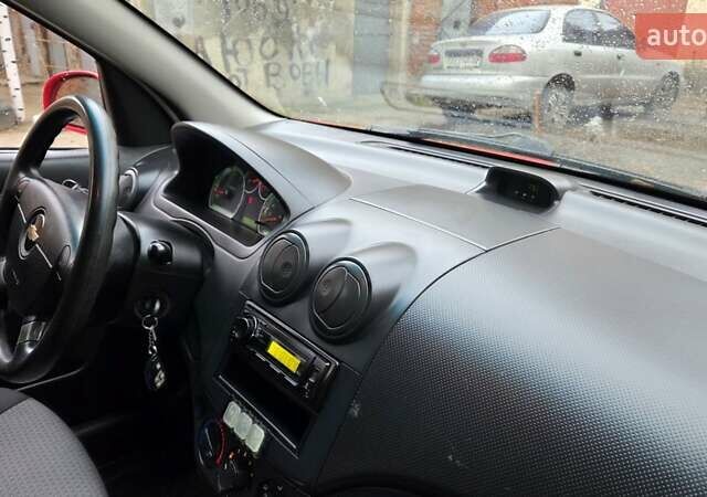 Красный Шевроле Авео, объемом двигателя 1.5 л и пробегом 177 тыс. км за 5500 $, фото 43 на Automoto.ua