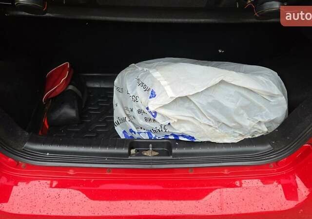 Красный Шевроле Авео, объемом двигателя 1.5 л и пробегом 177 тыс. км за 5500 $, фото 32 на Automoto.ua