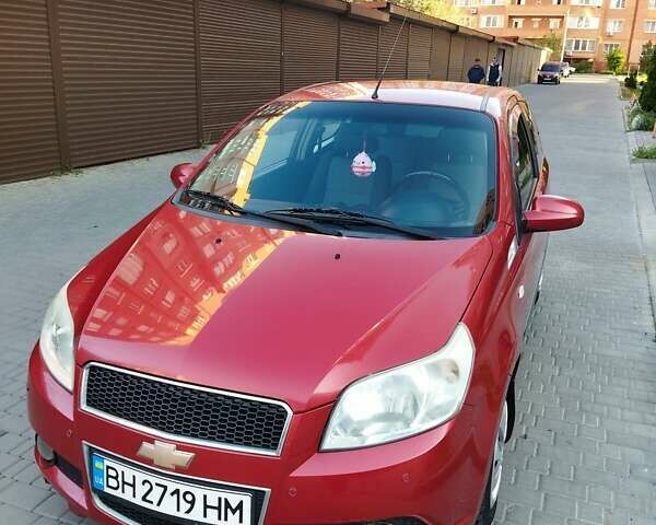 Красный Шевроле Авео, объемом двигателя 1.5 л и пробегом 130 тыс. км за 4800 $, фото 1 на Automoto.ua