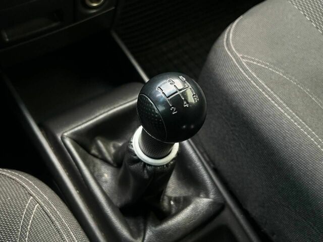 Красный Шевроле Авео, объемом двигателя 1.2 л и пробегом 240 тыс. км за 3999 $, фото 16 на Automoto.ua