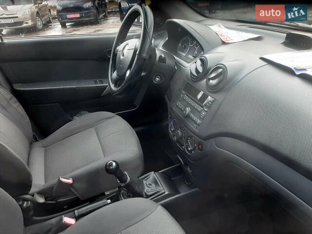 Червоний Шевроле Авео, об'ємом двигуна 1.2 л та пробігом 203 тис. км за 3599 $, фото 4 на Automoto.ua