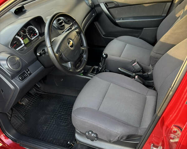 Червоний Шевроле Авео, об'ємом двигуна 1.21 л та пробігом 185 тис. км за 3700 $, фото 9 на Automoto.ua
