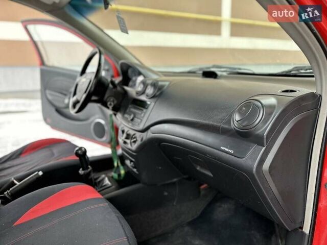 Красный Шевроле Авео, объемом двигателя 1.2 л и пробегом 176 тыс. км за 3600 $, фото 10 на Automoto.ua