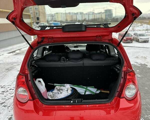 Красный Шевроле Авео, объемом двигателя 1.2 л и пробегом 176 тыс. км за 3600 $, фото 6 на Automoto.ua