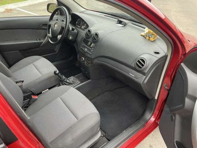 Червоний Шевроле Авео, об'ємом двигуна 1.5 л та пробігом 121 тис. км за 3800 $, фото 4 на Automoto.ua