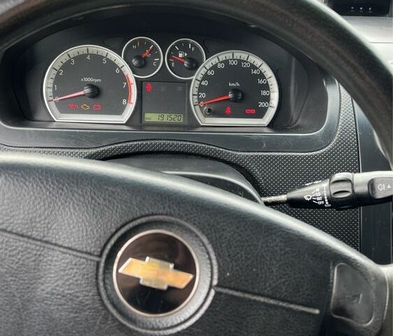 Красный Шевроле Авео, объемом двигателя 1.5 л и пробегом 190 тыс. км за 4300 $, фото 7 на Automoto.ua